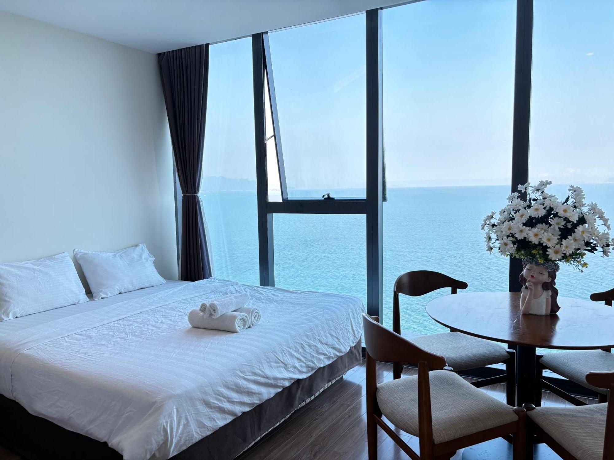 La Maison Starcity 1 Mins Walk To